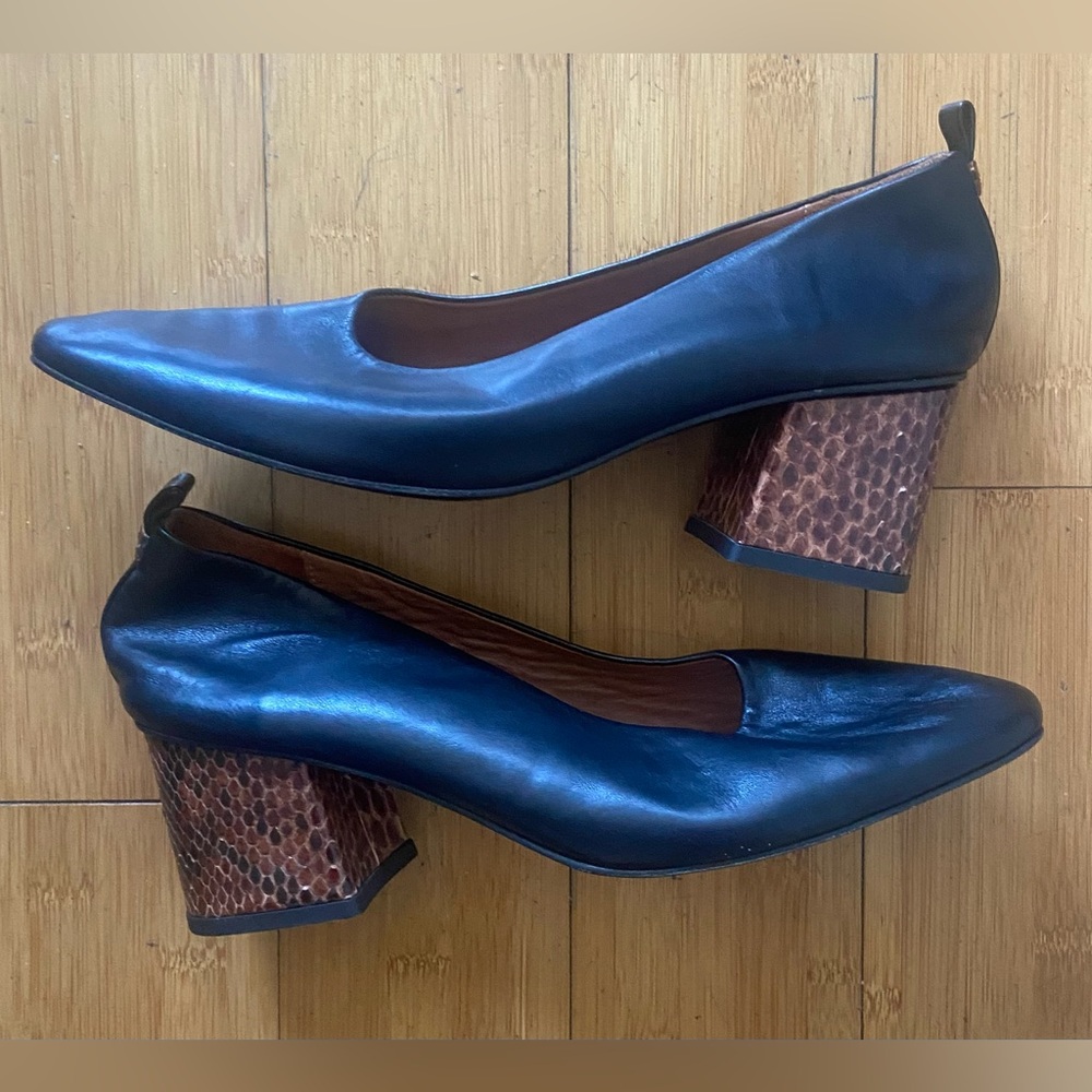 Cuero & Amor Black Block Heel Shoes with Snakeskin heel. Size 10